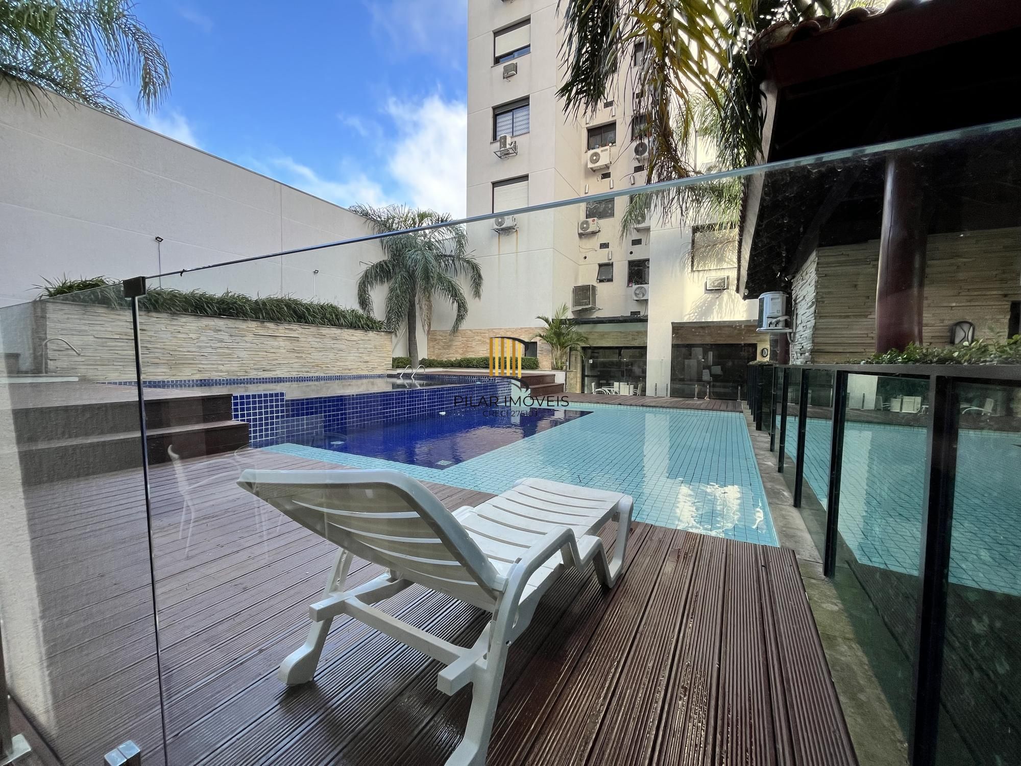 Apartamento de 2 quartos, suite e com uma vaga de garagem