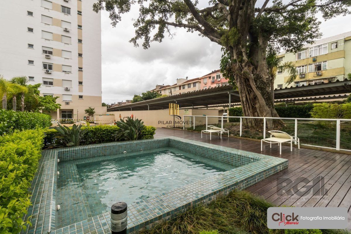 Vende apartamento de 3 quartos, sendo 1 suíte, mobiliado, 1 vaga coberta e escriturada, no Jardim Lindóia - Porto Alegre