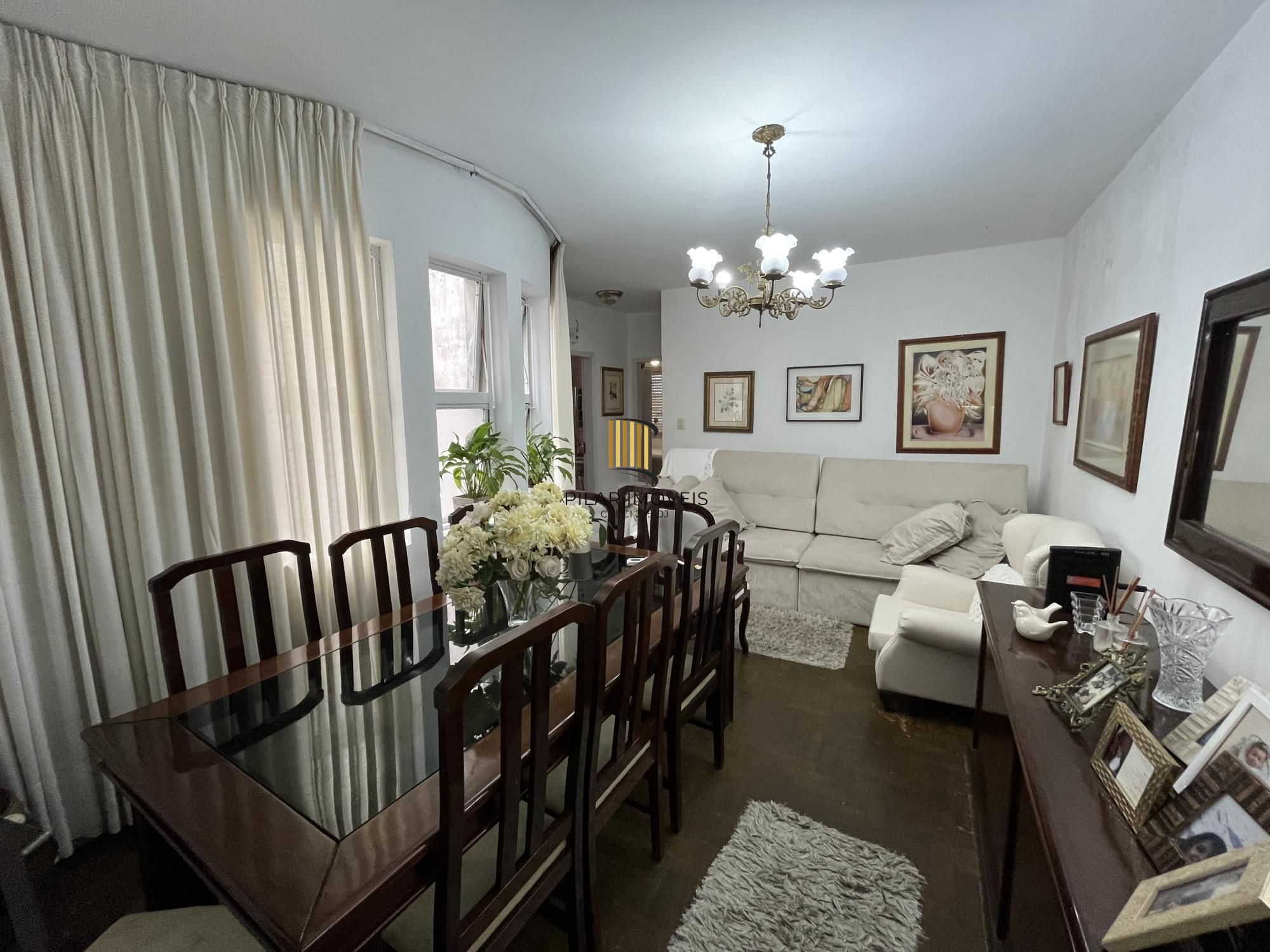 Apartamento de dois quartos no bairro Rio Branco em Porto Alegre