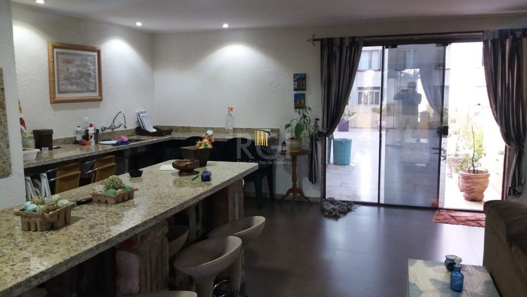 Casa para Venda - 300m², 5 dormitórios, sendo 1 suites, Bela Vista