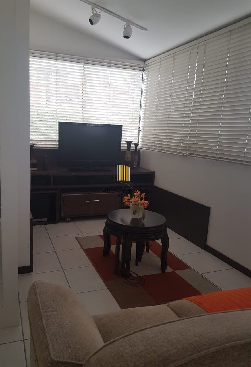 Apartamento de um quarto, suíte e uma vaga de garagem no bairro Mont´Serrat