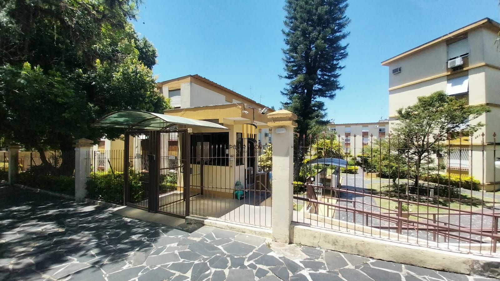 Apartamento térreo com 4 quartos e 1 vaga de garagem rotativa no Passo da Areia