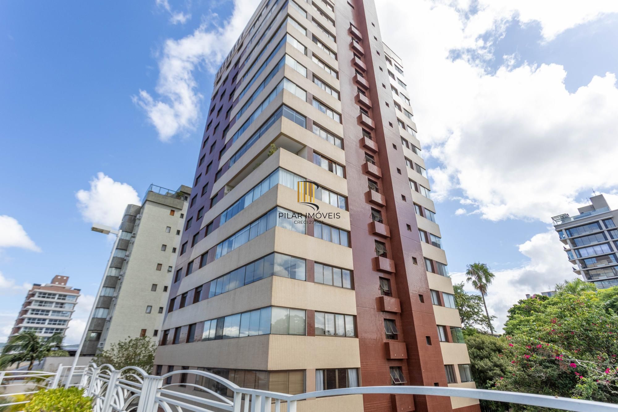 Apartamento 3 quartos 2 vagas de garagem bairro Petrópolis em Porto Alegre