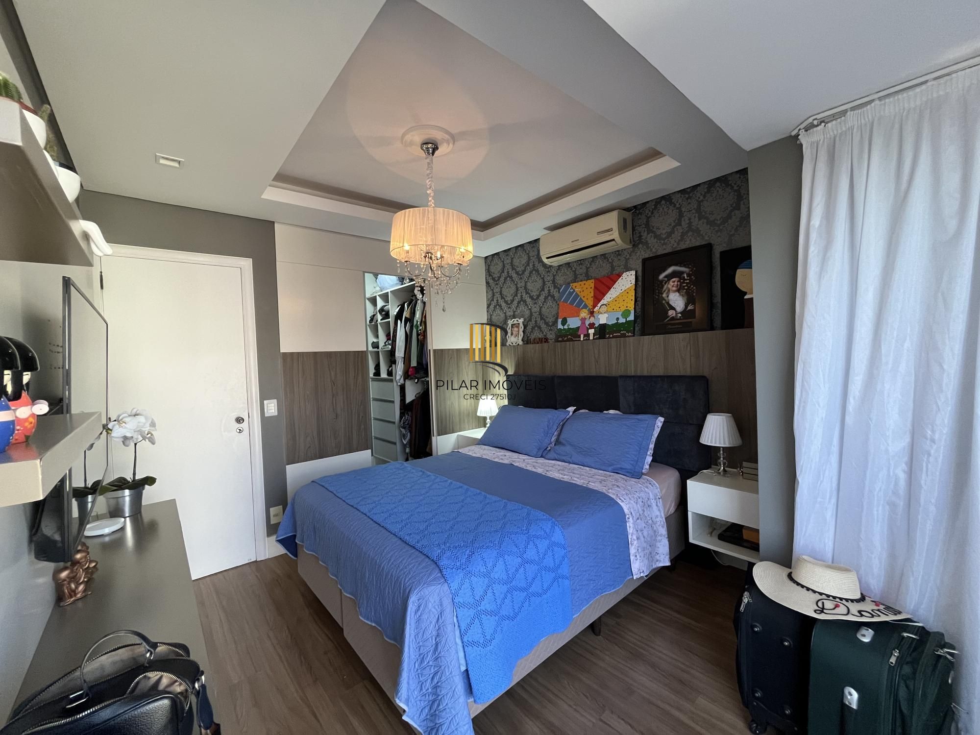Apartamento de 3 quartos, suíte e 1 vaga de garagem no Bairro Menino Deus em POA