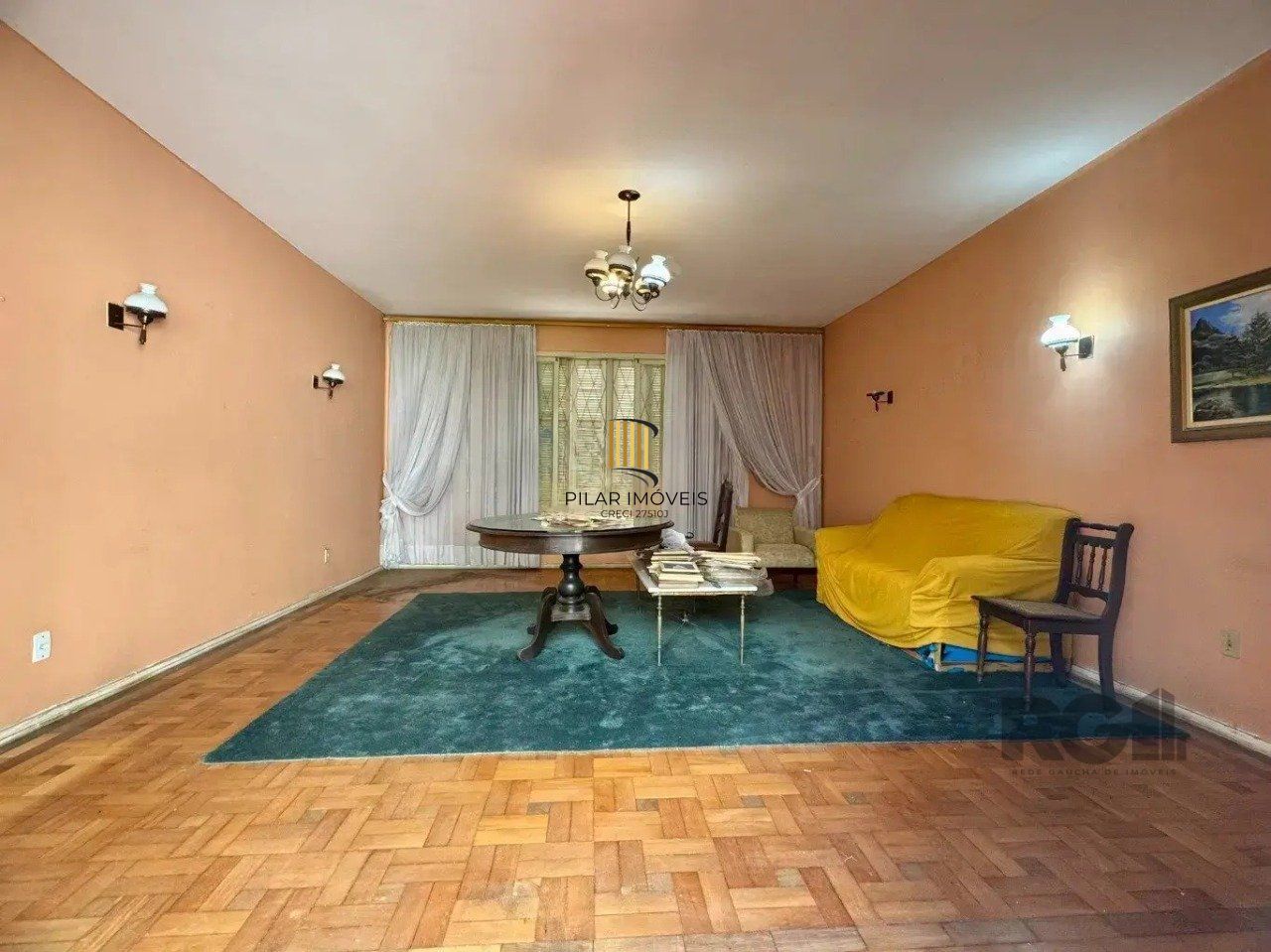 Casa de 5vquartos e 3 vagas de garagem no bairro Santana em Porto Alegre