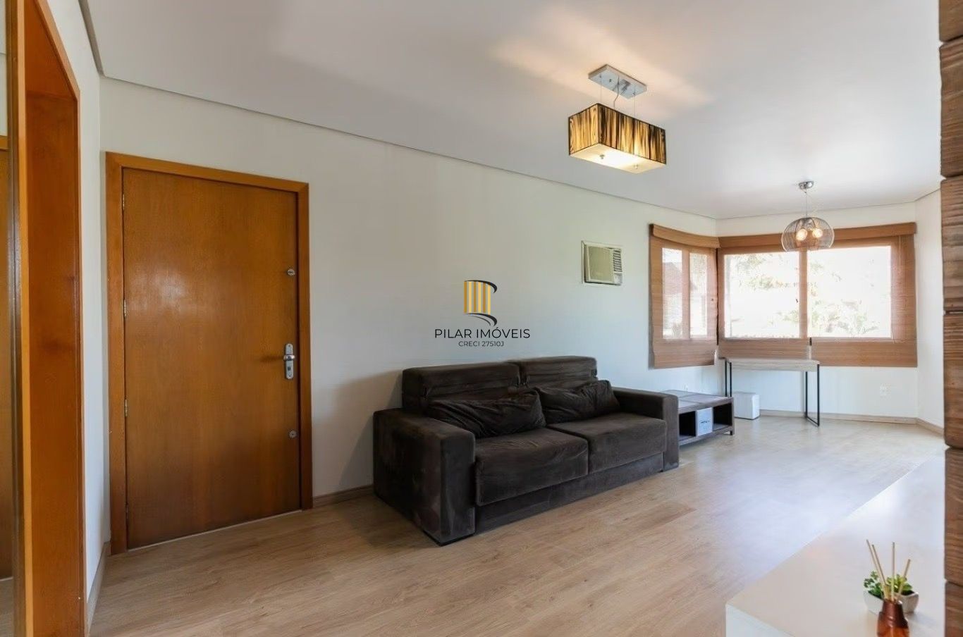 Apartamento 2 dormitórios no bairro Chácara das Pedras