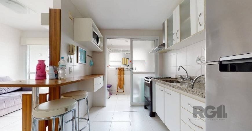 Vende Excelente Apartamento no Bairro Passo da Areia - Porto Alegre