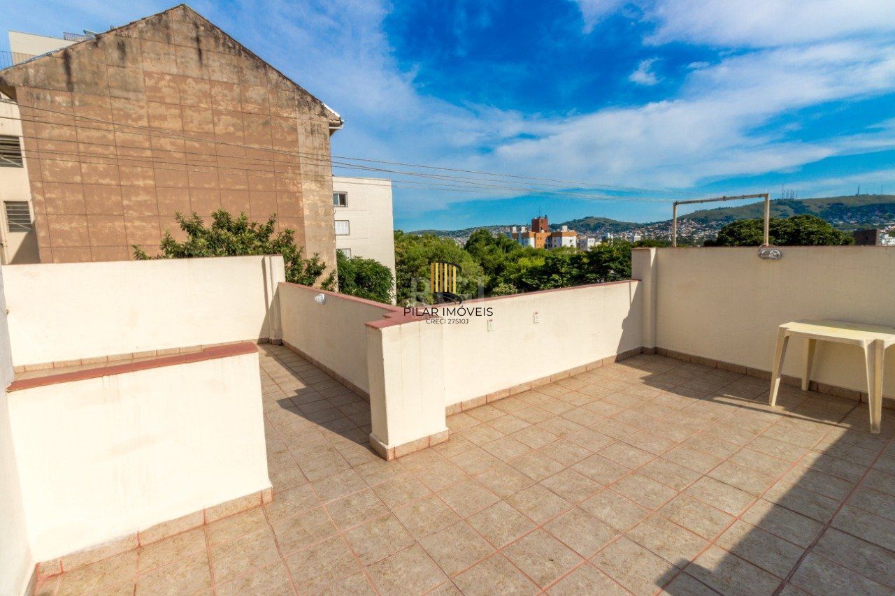 Apartamento para Venda - 61.47m², 2 dormitórios, 1 vaga - Petrópolis