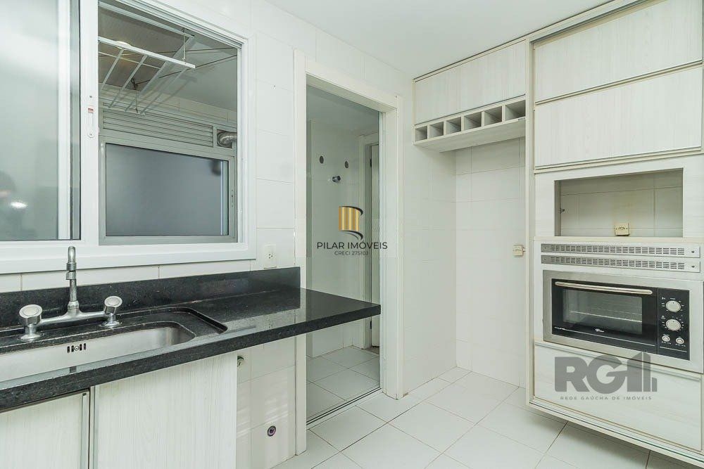 Apartamento de 3 quartos, suíte e duas vagas de garagem no bairro Jardim Europa