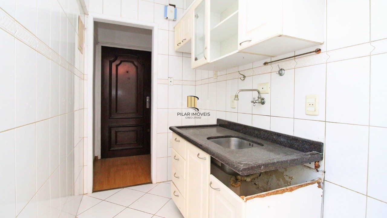 Excelente apartamento de 1 (um) quarto no bairro Centro, da cidade de Porto Alegre , na Av. Borges de Medeiros, 652 . Apartamento amplo e muito bem localizado, em localização nobre na Av. Borges d