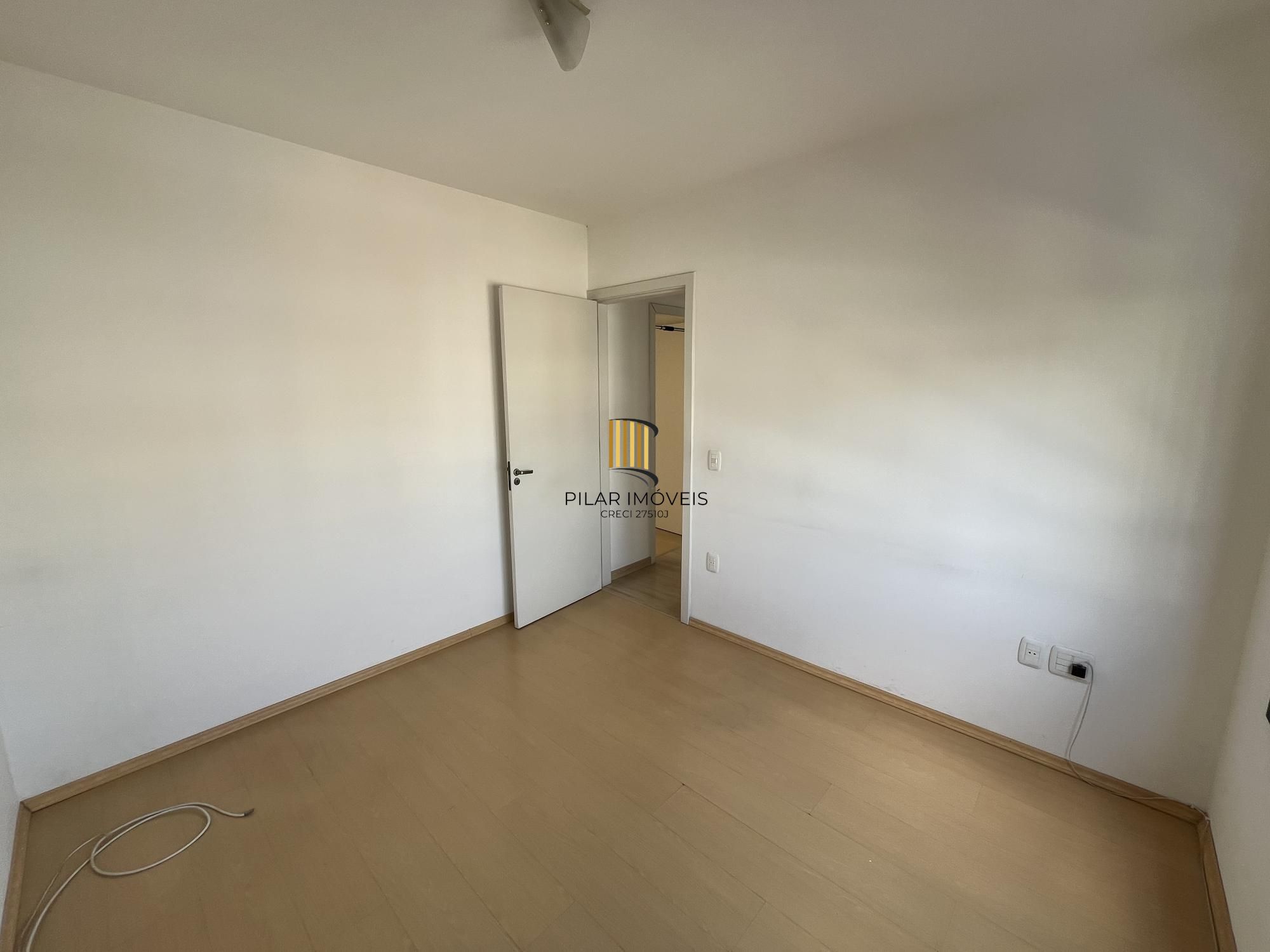 Apartamento de 2 quartos e 1 vaga de garagem no bairro Menino Deus Porto Alegre