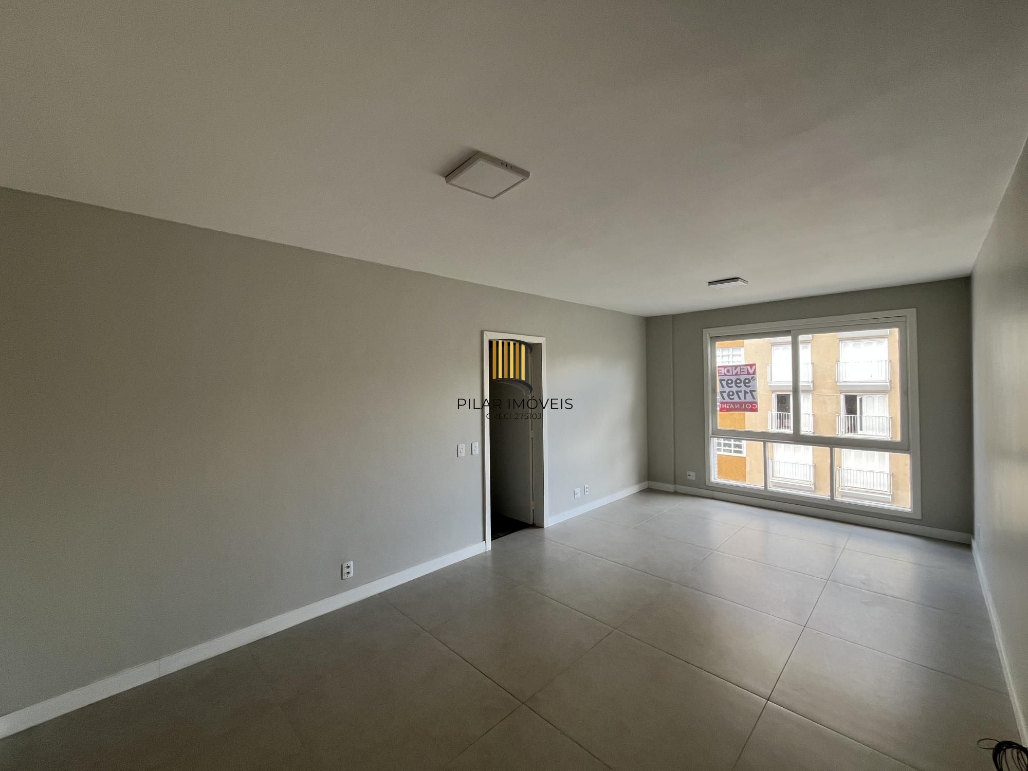 Apartamento de 3 quartos, suíte e 1 vaga de garagem no bairro Menino Deus em POA