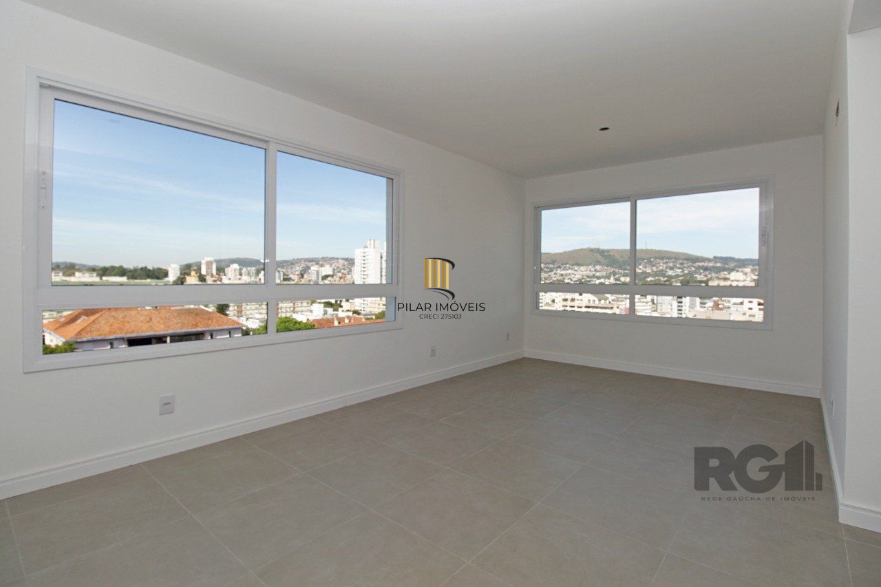 Apartamento de dois dormitórios, suíte e uma vaga de garagem no bairro Petrópolis em Porto Alegre.