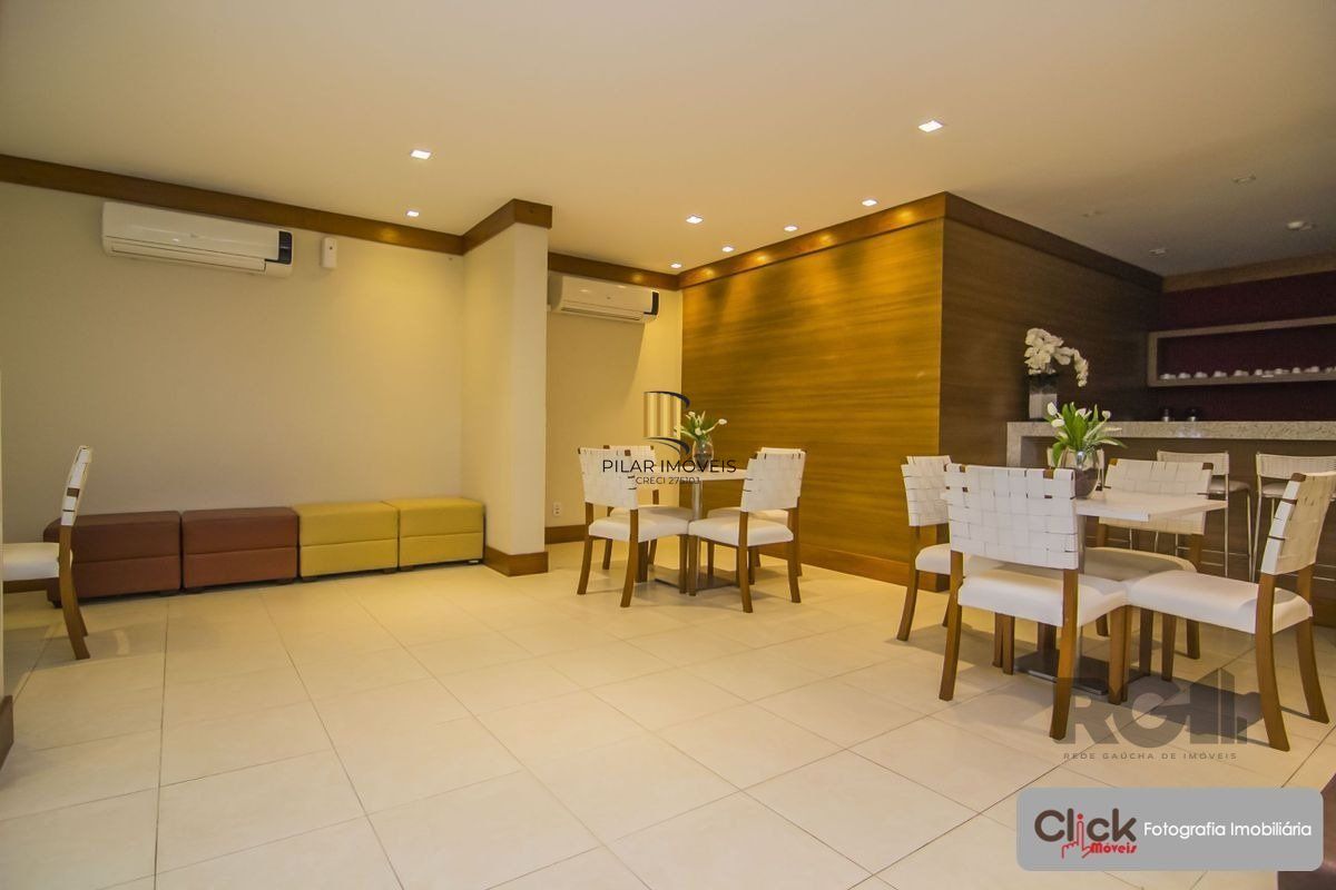 Vende Excelente Apartamento no Bairro Passo da Areia - Porto Alegre