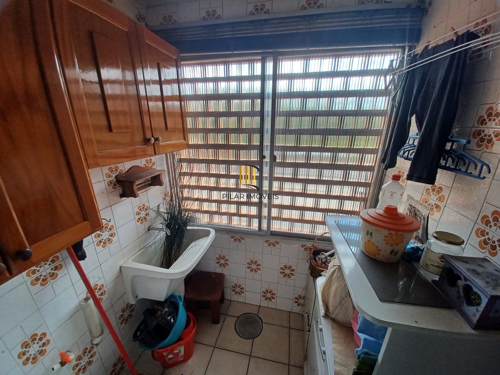 Apartamento de 2 dormitórios lavabo living amplo com sacada  de frente edificio com elevador
