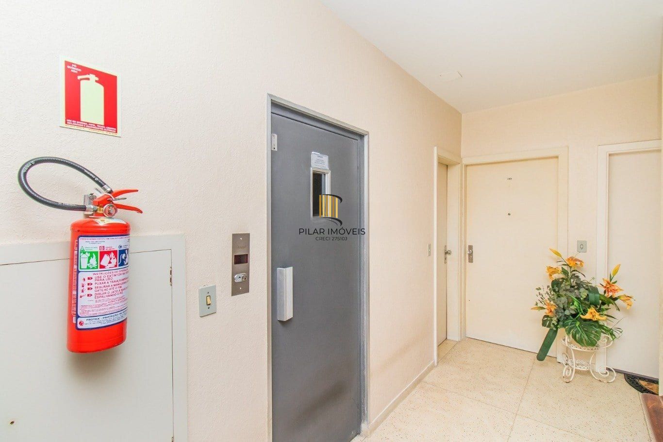 Apartamento de 3 quartos, 2 banheiros e 1 vaga garagem no bairro Moinhos Vento
