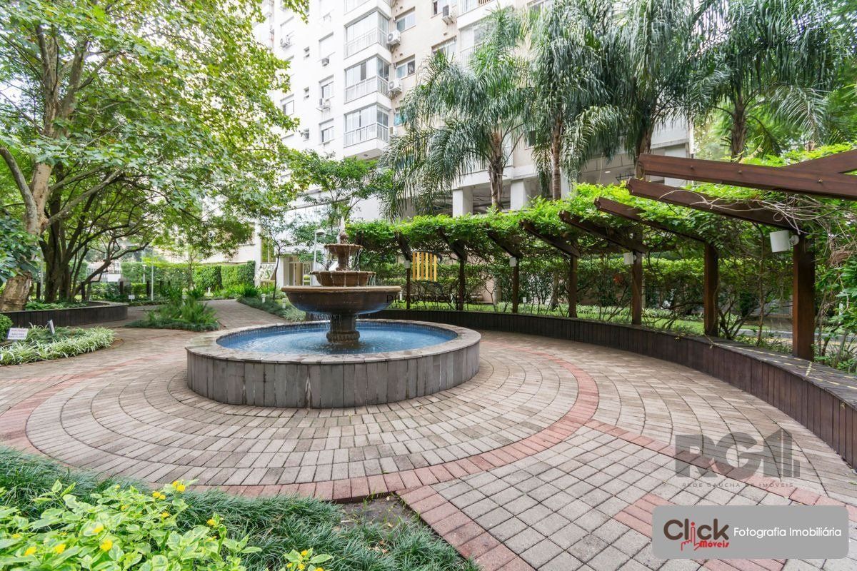 Vende Excelente Apartamento no Bairro Passo da Areia - Porto Alegre