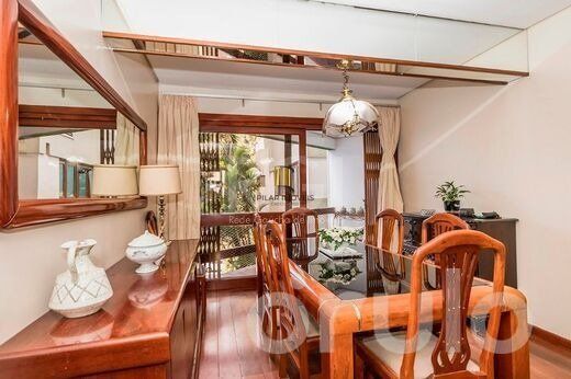 Cobertura para Venda - 244m², 3 dormitórios, sendo 1 suites, 2 vagas - Petrópolis