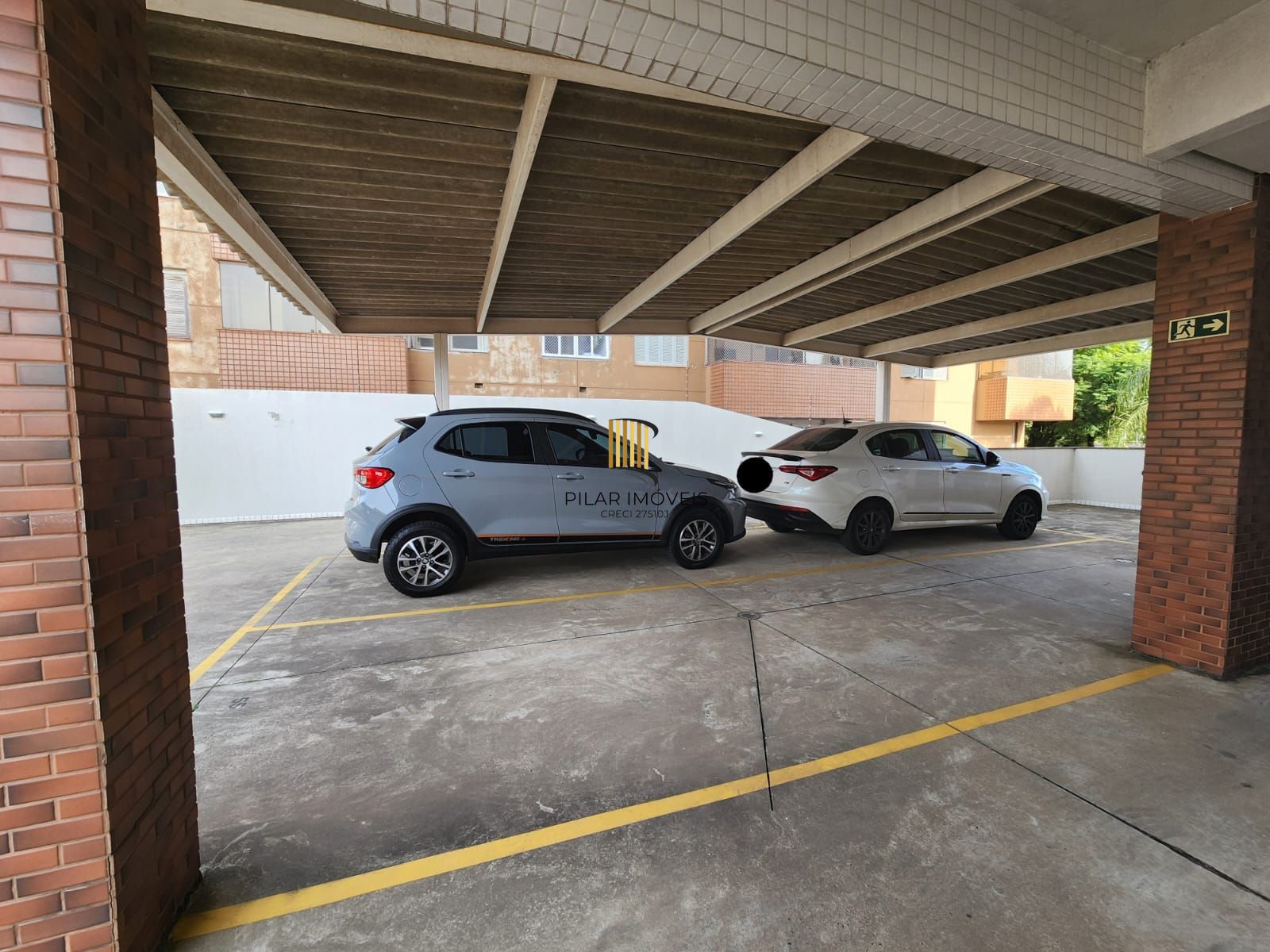 Apartamento de 2 quartos, suíte e 2 vagas garagem no bairro Santana Porto Alegre