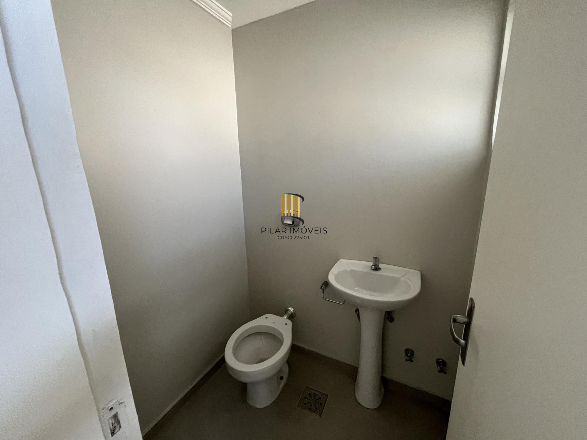 Apartamento de 3 quartos, suíte e 1 vaga de garagem no bairro Menino Deus em POA