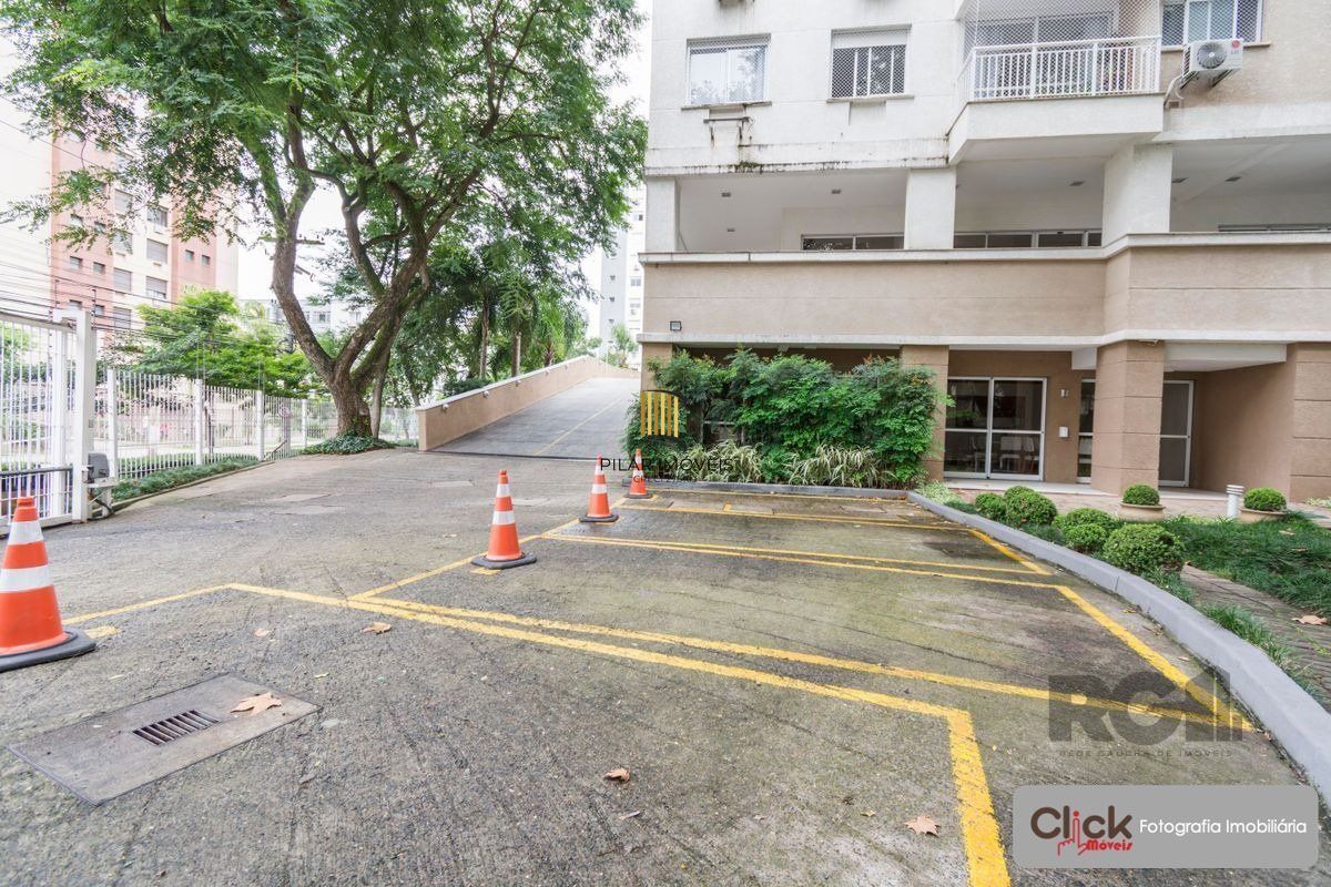 Vende Excelente Apartamento no Bairro Passo da Areia - Porto Alegre