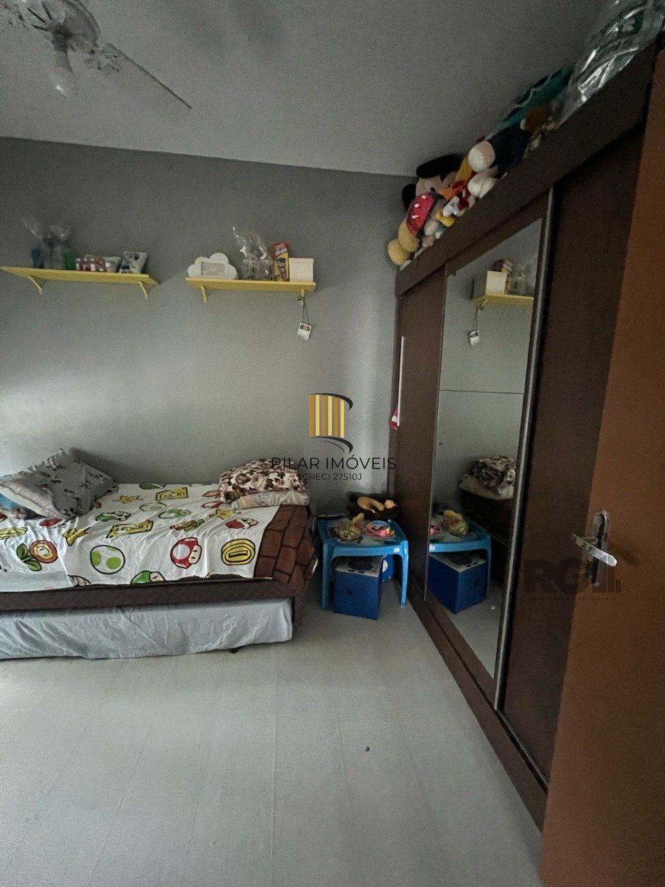 Apartamento de dois quartos no bairro Jardim Botânico em Porto Alegre.