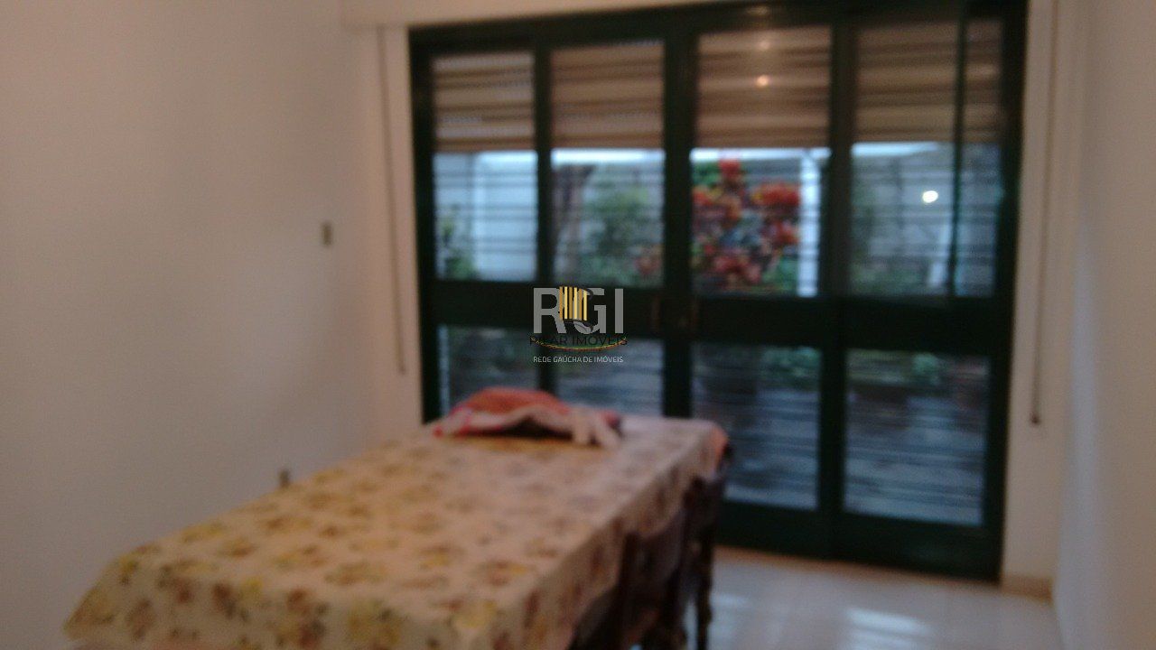 Casa para Venda - 363m², 3 dormitórios, sendo 1 suites, 2 vagas - São João