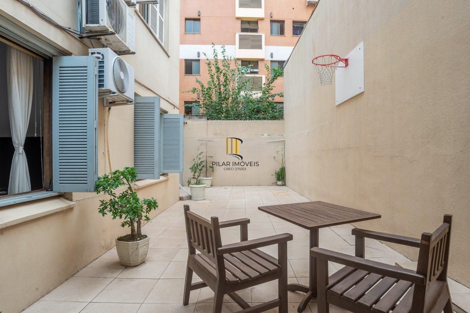 Apartamento de 3 quartos 1 vaga de garagem no bairro Menino Deus em Porto Alegre
