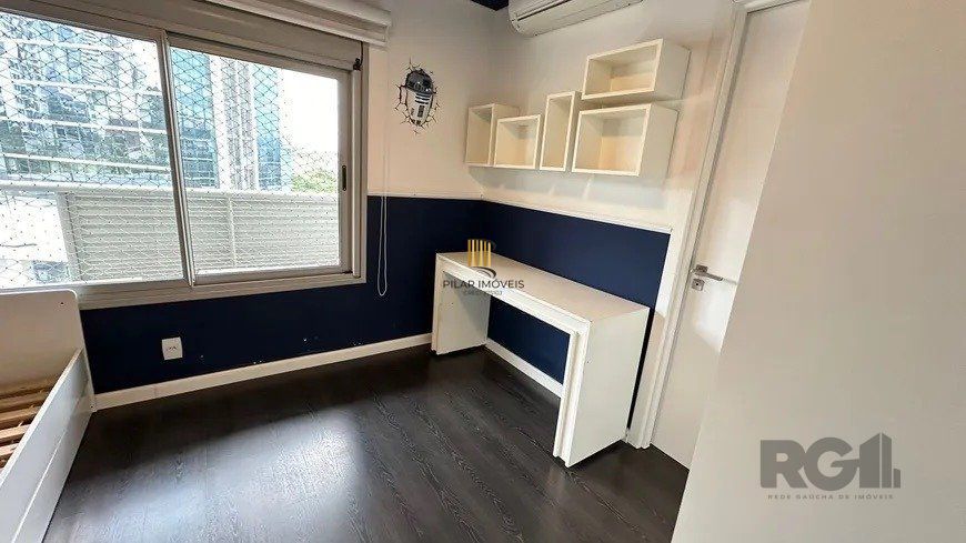 Apartamento 2 dormitórios, sendo 1 suíte, 77 m² de área privativa e 2 vaga(s) de garagem. Localizado na Rua Mario Antunes da Cunha, no bairro Petrópolis em Porto Alegre.