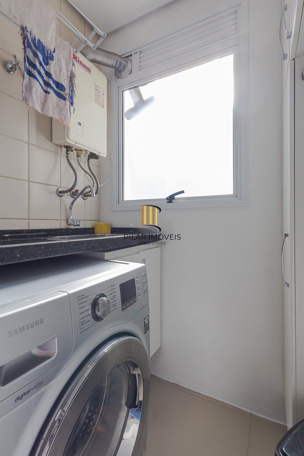 Apartamento de 2 quartos, suíte e 1 vaga garagem bairro Azenha em Porto Alegre