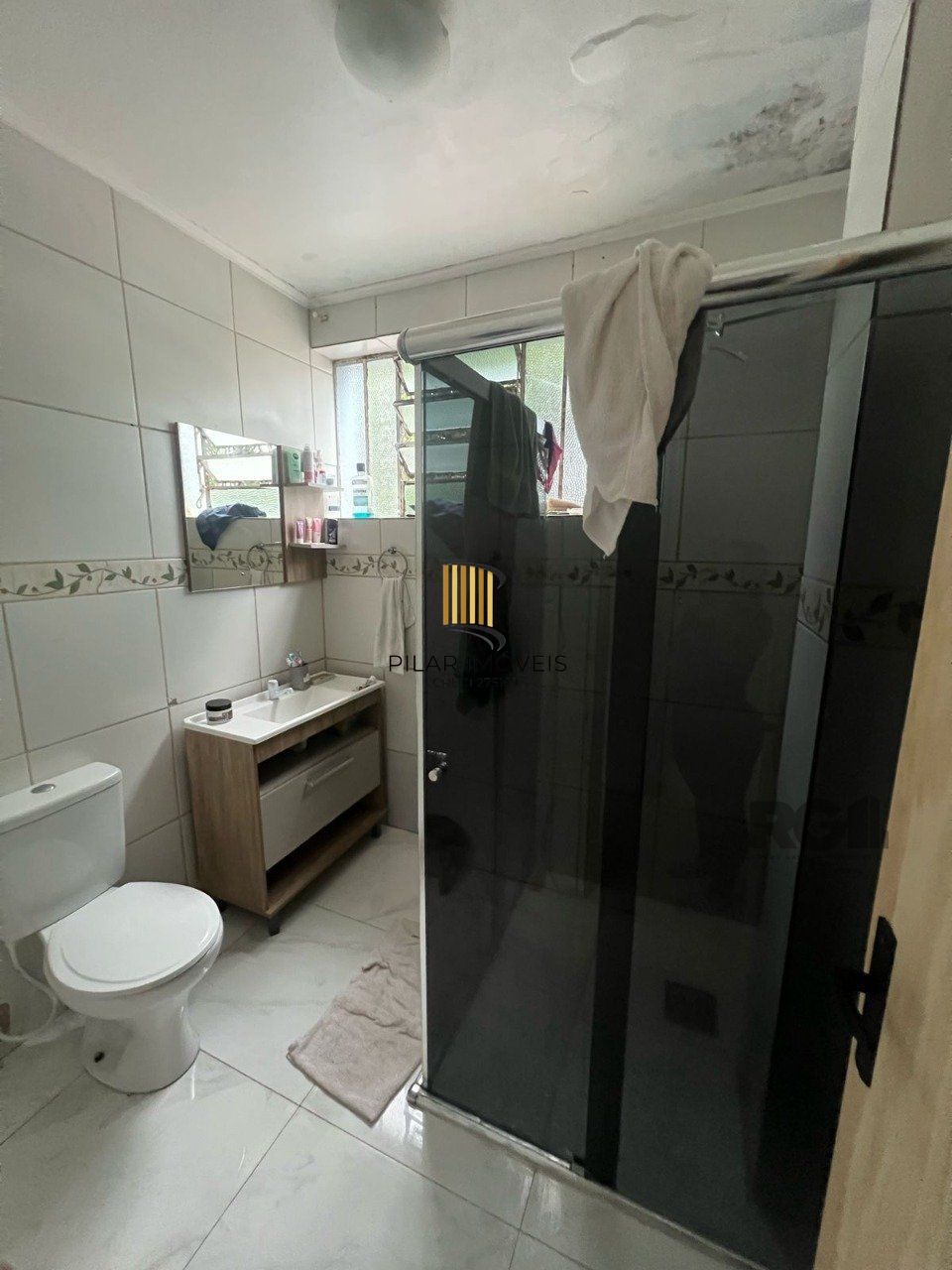 Apartamento de dois quartos no bairro Jardim Botânico em Porto Alegre.