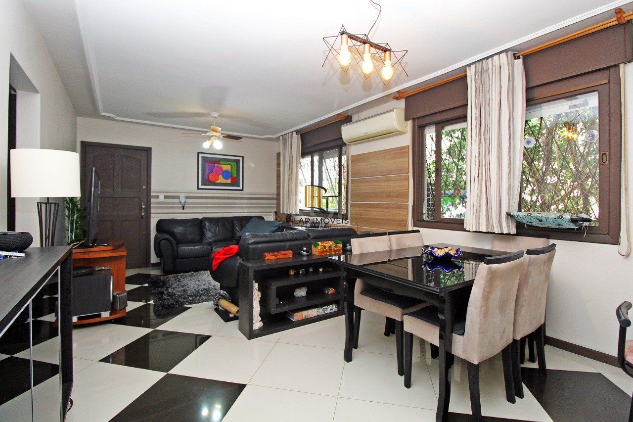 Casa para Venda - 464.5m², 3 dormitórios, sendo 1 suites, 3 vagas - Petrópolis