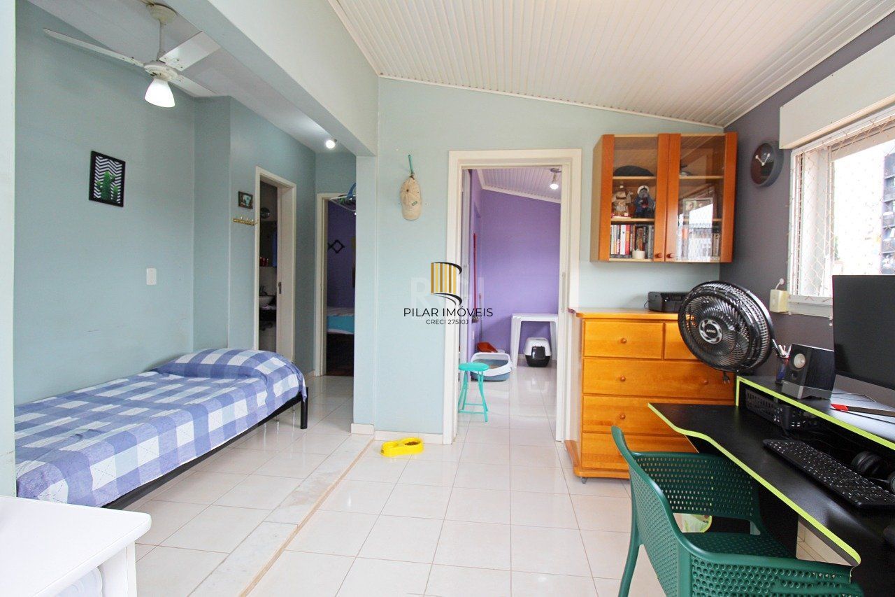 Cobertura de dois dormitórios e dois banheiros, próximo ao hospital Moinhos de Vento e shopping total, bairro Floresta em Porto Alegre.