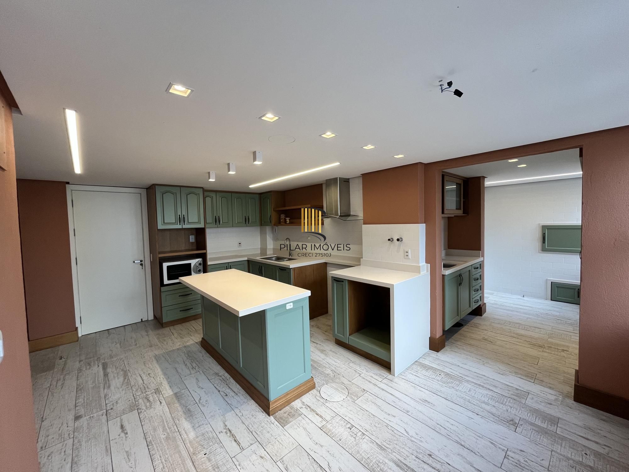 Apartamento de 4 quartos, suíte, amplo closet, dependência e 2 vagas de garagem