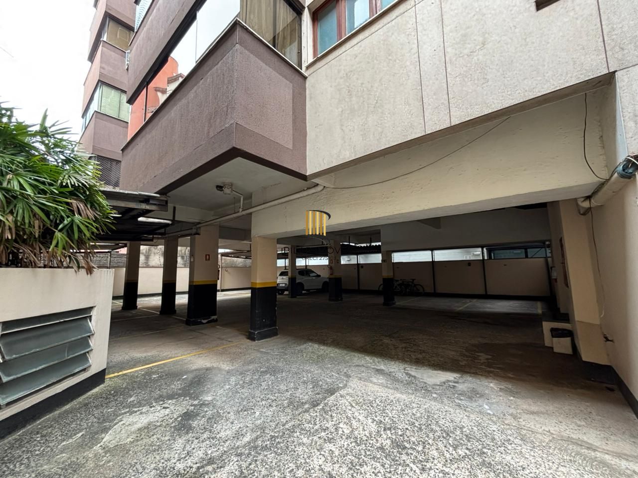 Apartamento de dois quartos e uma vaga de garagem no bairro Bom Fim em POA/RS - Pilar Imóveis