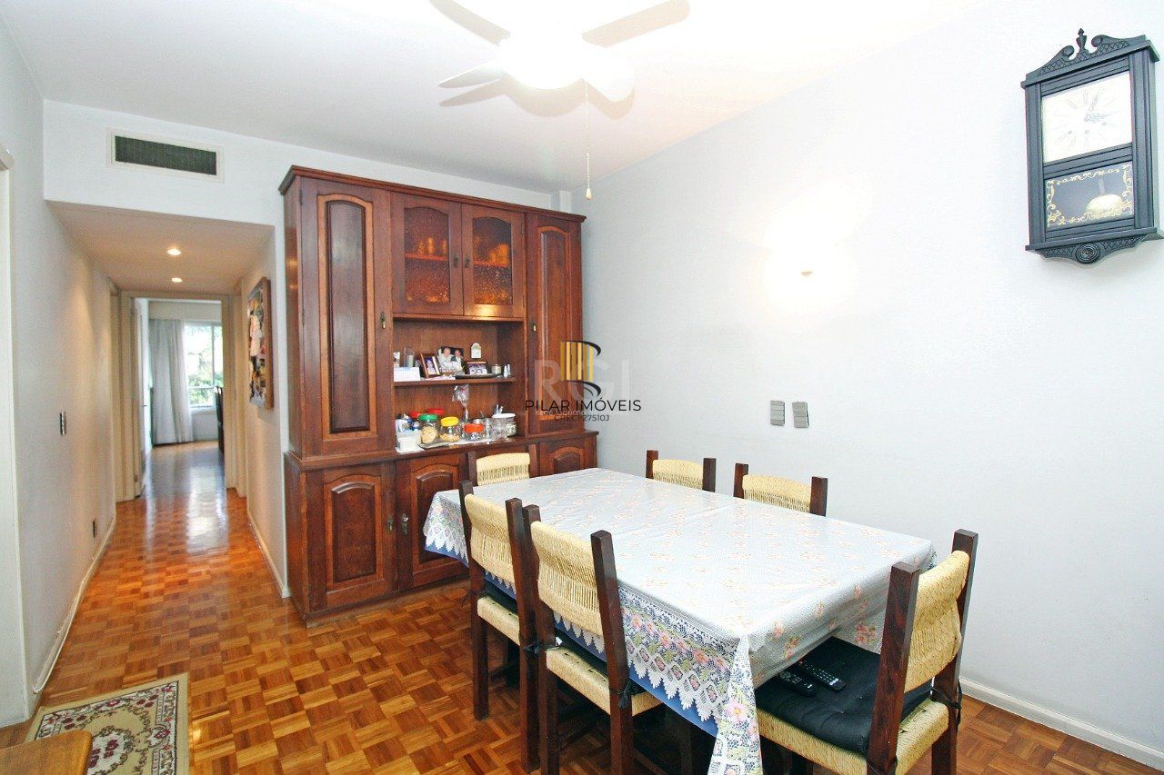 Apartamento para Venda - 245.75m², 3 dormitórios, sendo 1 suites, 2 vagas - Moinhos de Vento