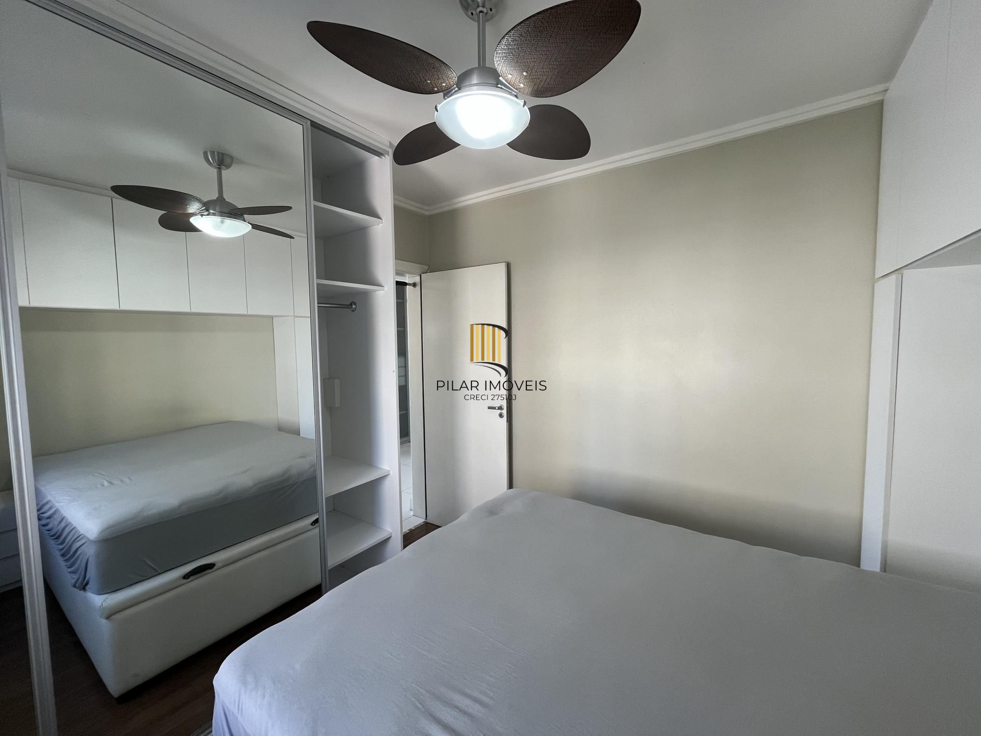 Apartamento de um quarto e uma vaga de garagem no bairro Menino Deus em POA/RS