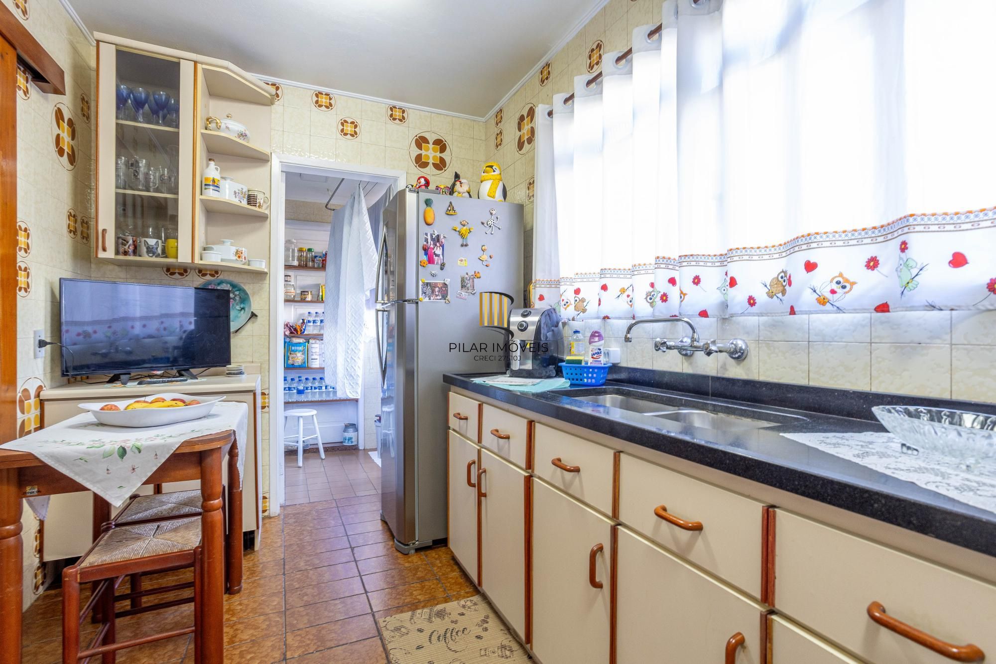 Apartamento de três quartos, suíte, dependência de empregada e 1 vaga de garagem