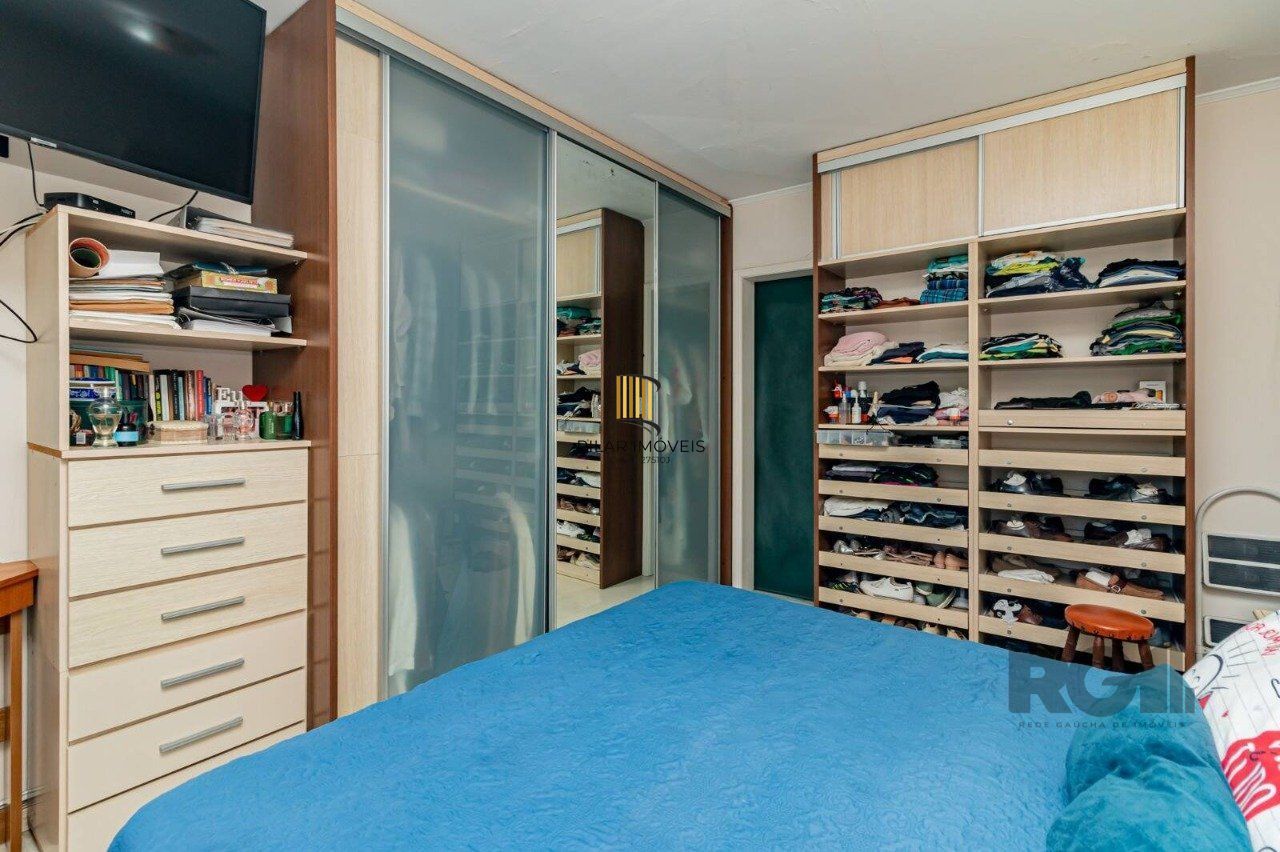 Cobertura de três quartos, suíte e uma vaga de garagem no bairro Higienópolis