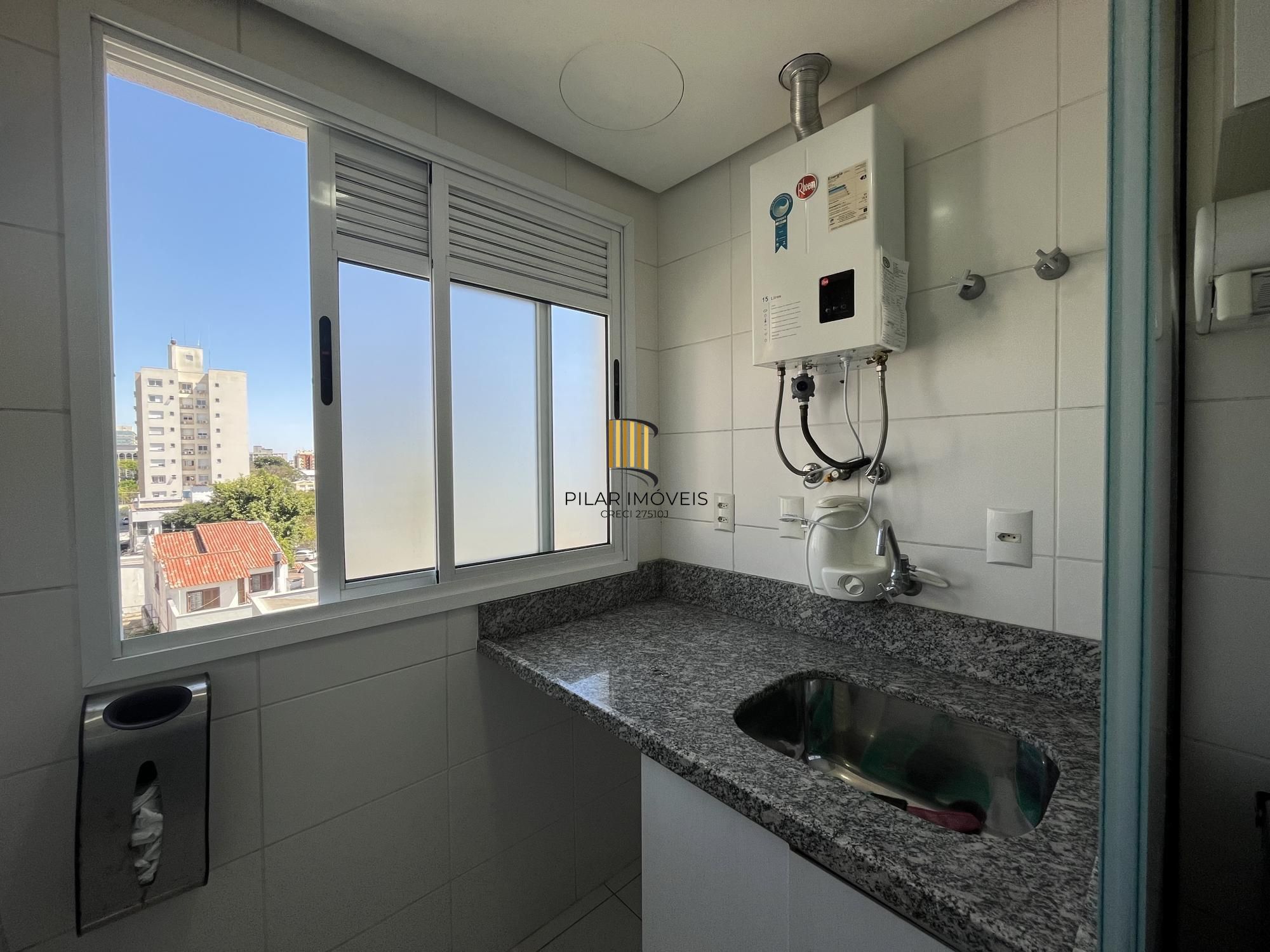 Apartamento de um quarto e uma vaga de garagem no bairro Menino Deus em POA/RS