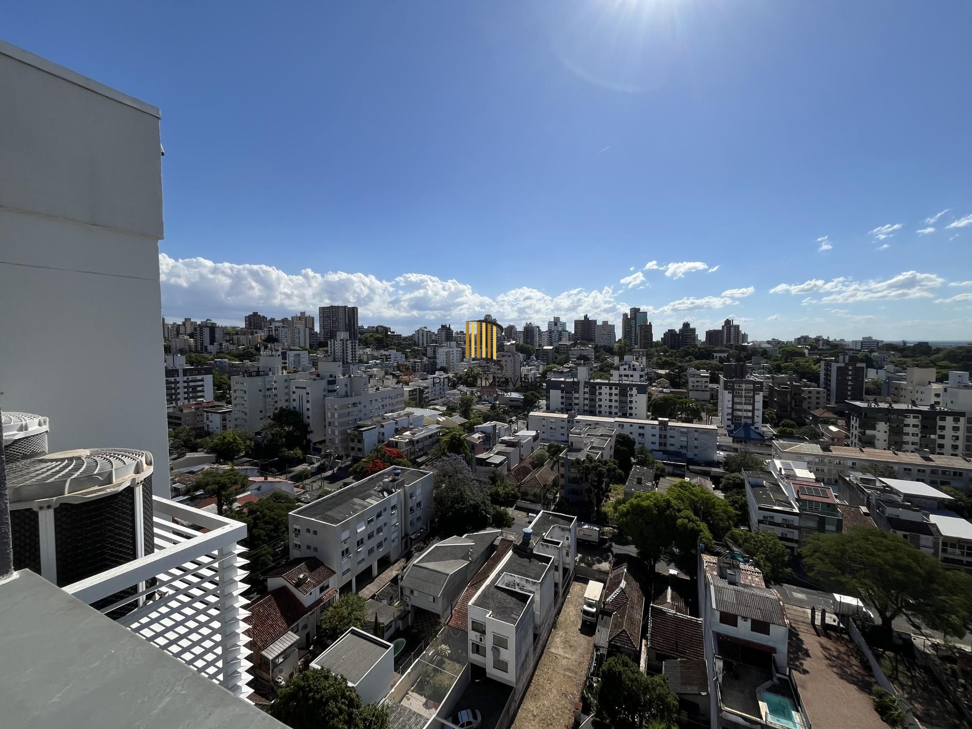 Apartamento de 2 dormitórios, suíte e 1 vaga de garagem no bairro Passo da Areia