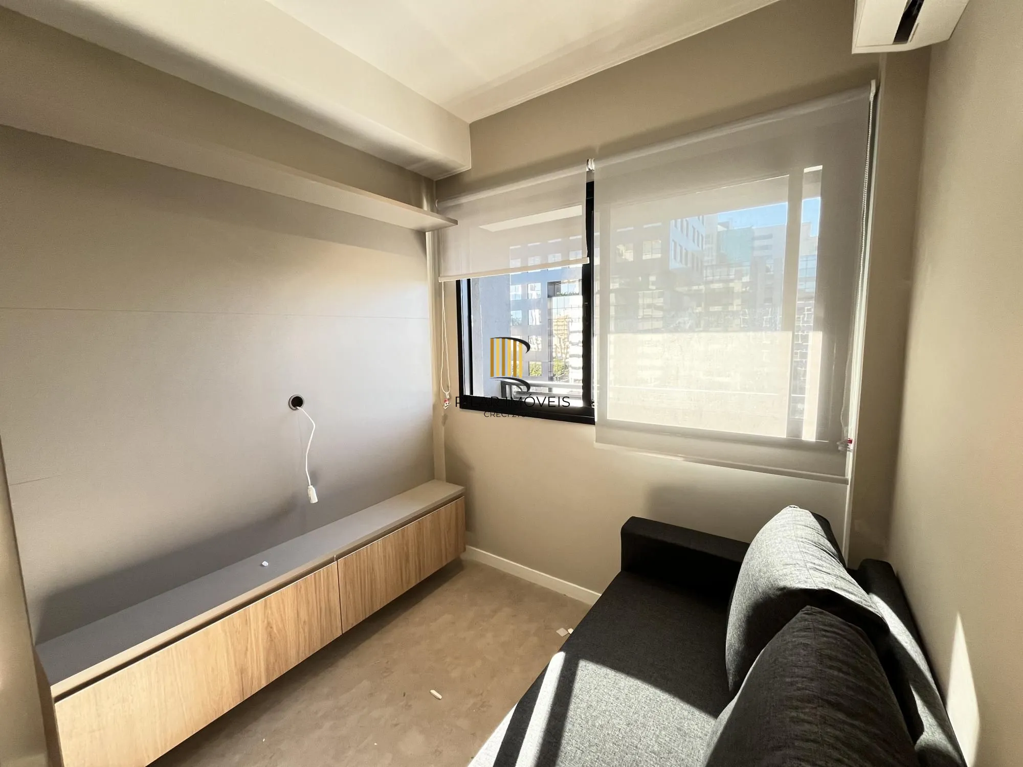 Apartamento semi mobiliado de um quarto com infra e garagem