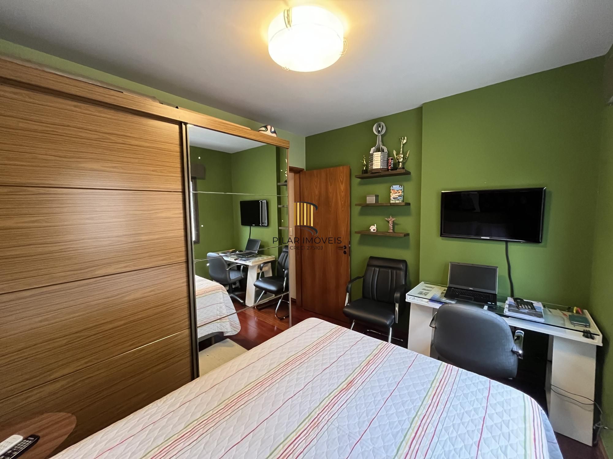 Apartamento de 2 quartos, suíte, churrasqueira, lareira e garagem Bela Vista POA