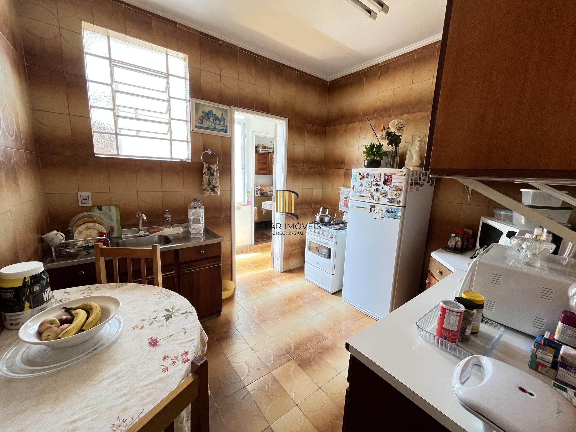 Apartamento de 3 quartos com dependência de empregada bairro Moinhos de Vento