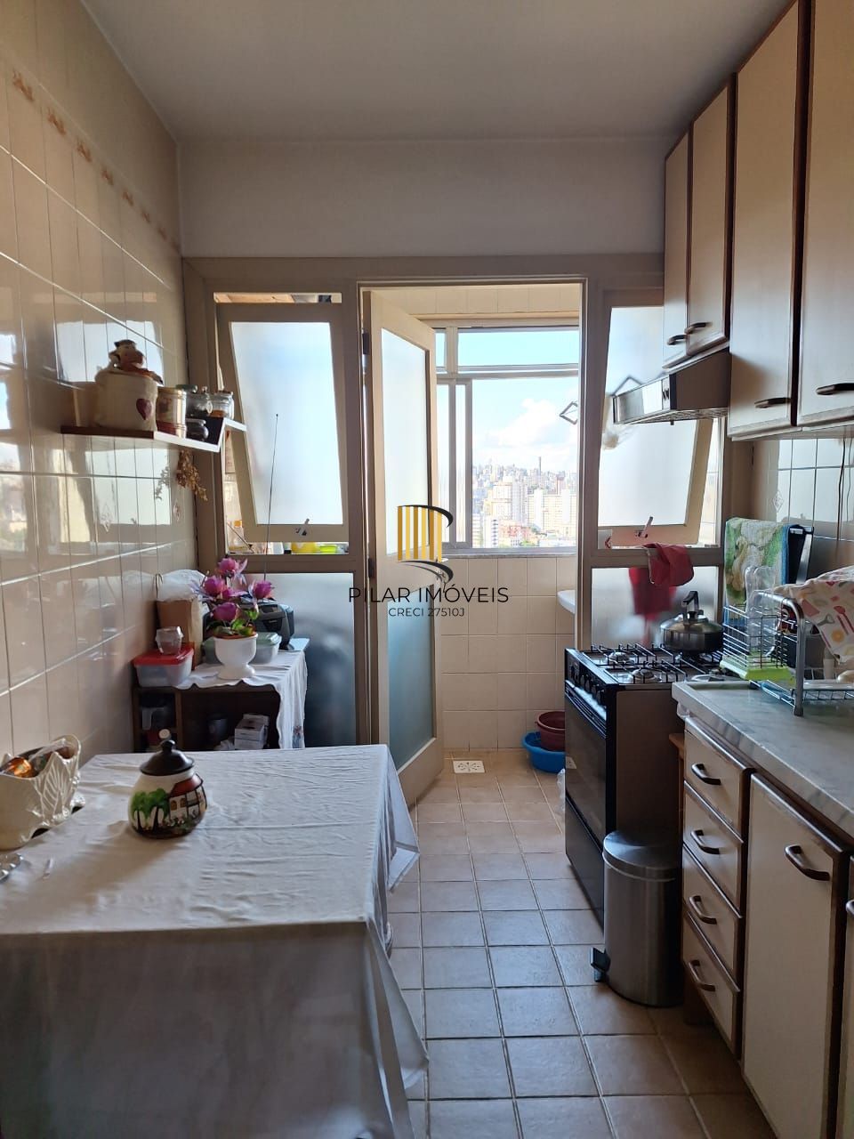 Apartamento de 2 quartos e 1 vaga de garagem no bairro Santo Antônio em POA/RS