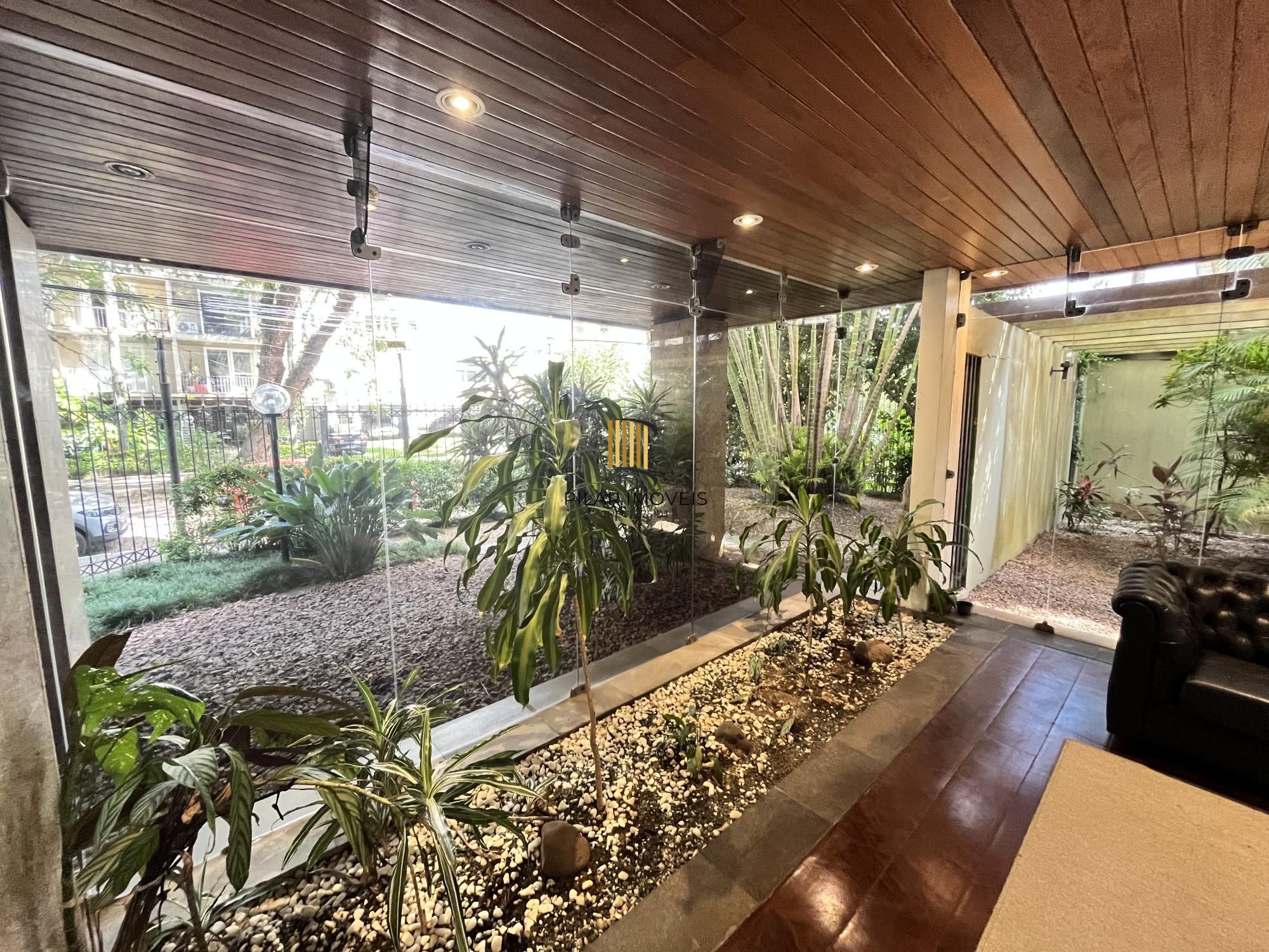 Apartamento de 4 quartos, suíte, amplo closet, dependência e 2 vagas de garagem