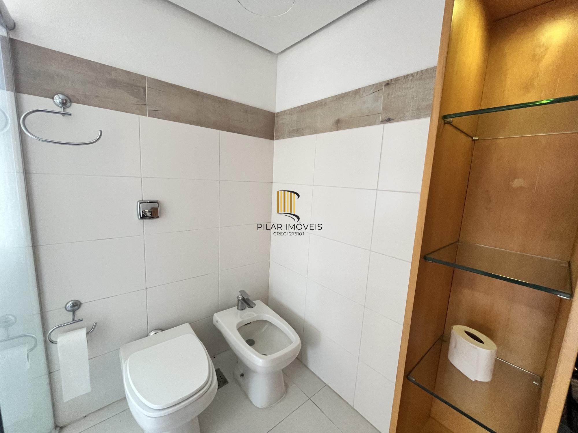 Apartamento de 4 quartos, suíte, amplo closet, dependência e 2 vagas de garagem