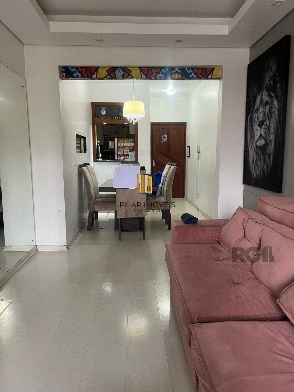 Apartamento de dois quartos no bairro Jardim Botânico em Porto Alegre. - Pilar Imóveis