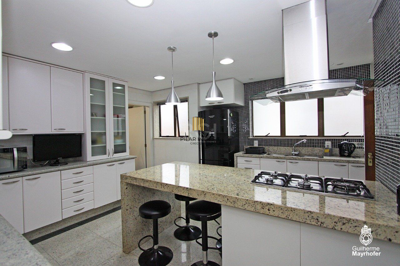 Cobertura para Venda - 327m², 3 dormitórios, sendo 3 suites, 5 vagas - Petrópolis