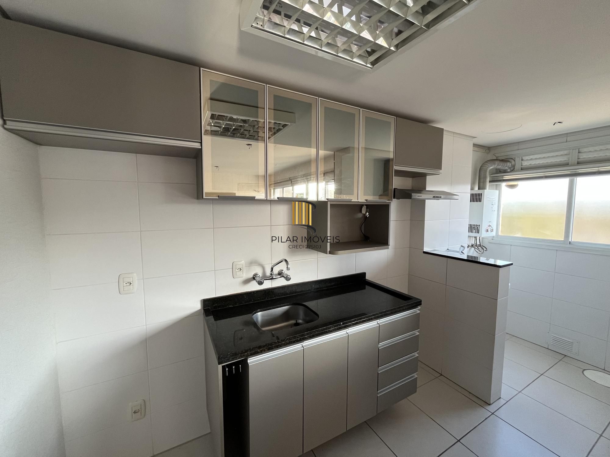 Apartamento de 2 quartos, suíte e 1 vaga de garagem no bairro Partenon em POA/RS